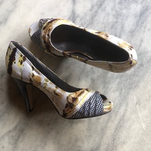 Madden Girl Patterned Heel
